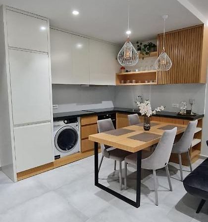 Luxurious Apartament Leilighet Sarandë Eksteriør bilde