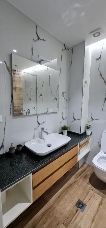 Luxurious Apartament Leilighet Sarandë Eksteriør bilde