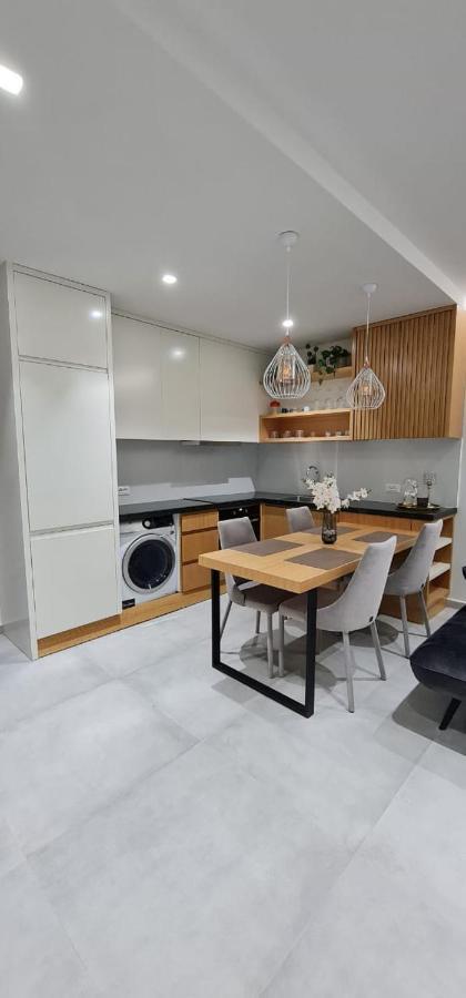 Luxurious Apartament Leilighet Sarandë Eksteriør bilde